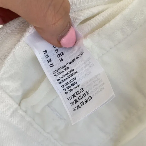 NWT American Eagle Outfitters | White Distressed Denim Jacket | Perfect Conditio - Picture 7 of 10